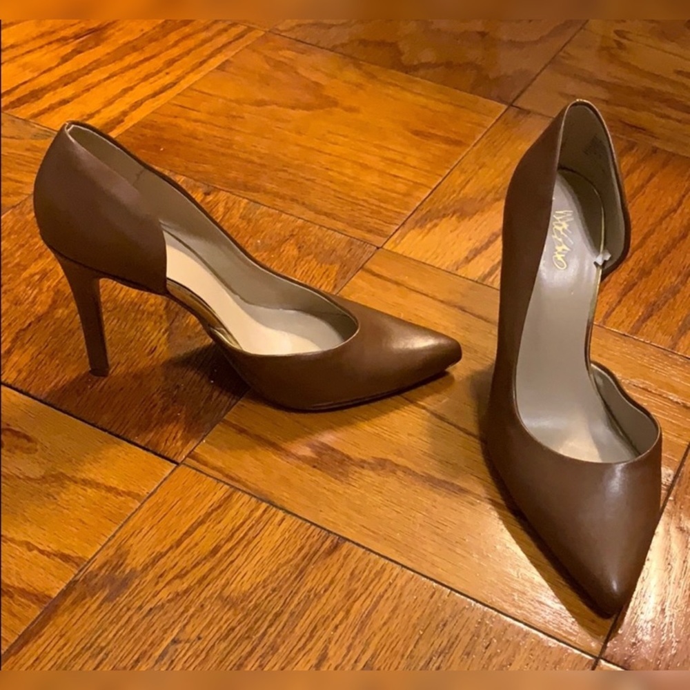 Mossimo cognac high heel pumps